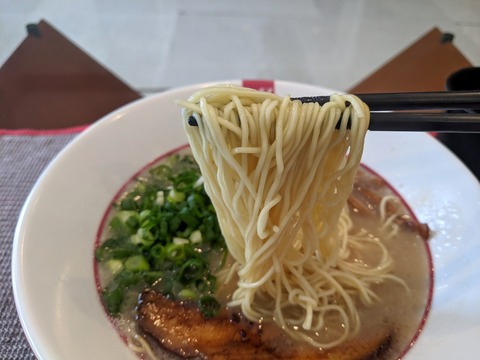 豚王　麺