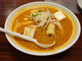 モモチャチャ　カレーラクサヌードル
