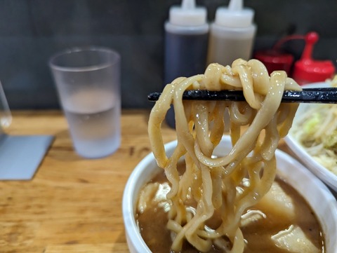 デカ盛り戦隊豚レンジャー 麺