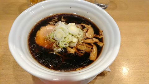 らぁめん次元　黒醤油ラーメン