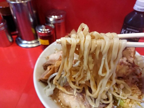 ラーメン二郎西台駅前店 麺