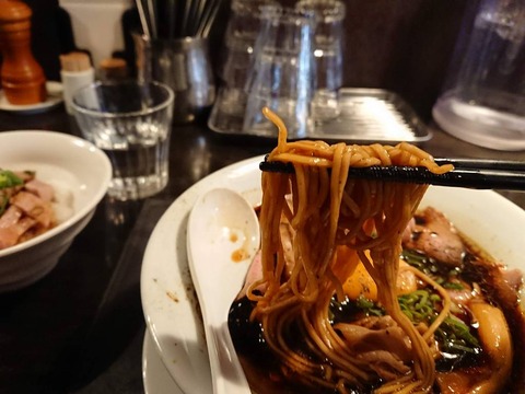 カネキッチン 麺