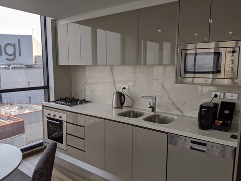 Meriton suites キッチン