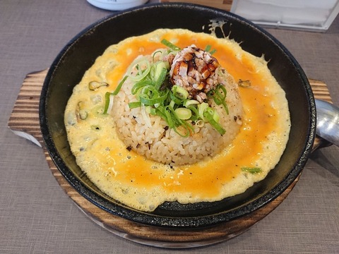 きゃべとんラーメン 鉄板焼豚チャーハン
