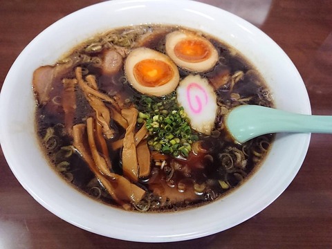 楽小屋 中華そば煮玉子