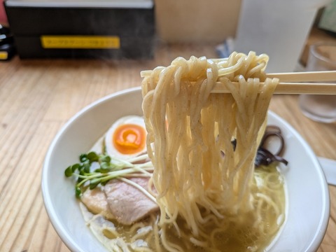 ホットエアー 麺