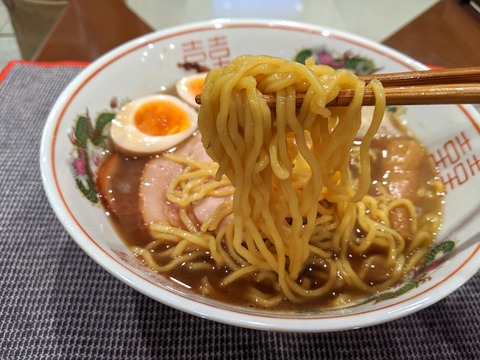 まるたかヌードル 麺