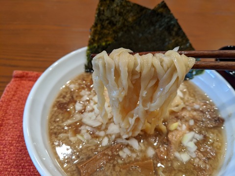 ラーメン二葉 麺