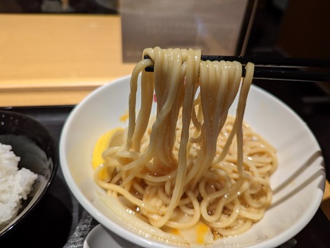 新宿地下ラーメン 麺