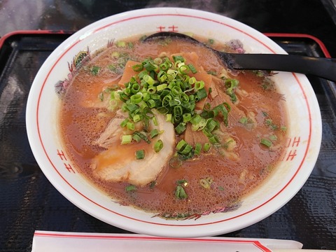 や台屋 とんこつ醤油ラーメン