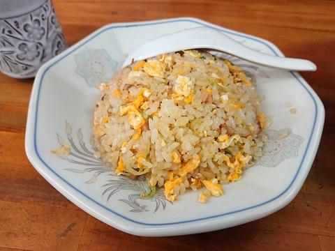 中華みんみん　飯半チャーハン