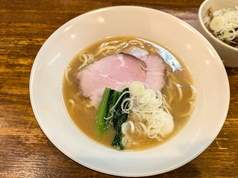 麺と夢 トリトン
