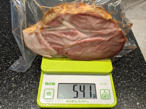 カネキッチン 三元豚吊るし焼きチャーシュー