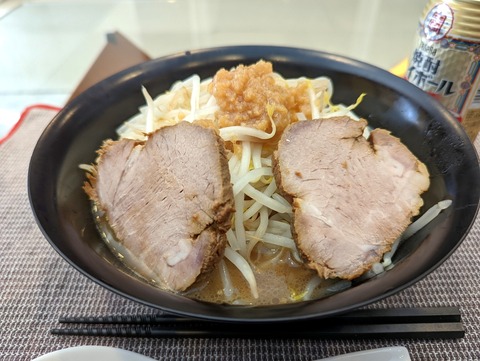 無鉄砲　豚そば　盛り付け