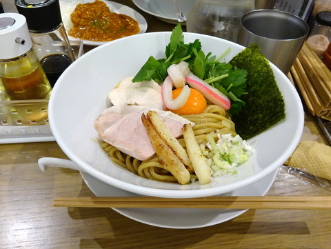 むぎとオリーブ　濃厚卵のまぜSOBA