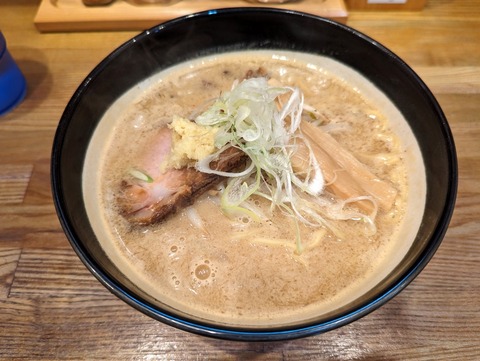 初志貫徹　味噌らあめん