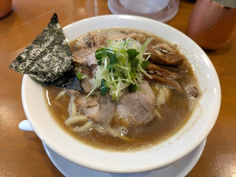 深だし煮干中華そばばつぐん (5)