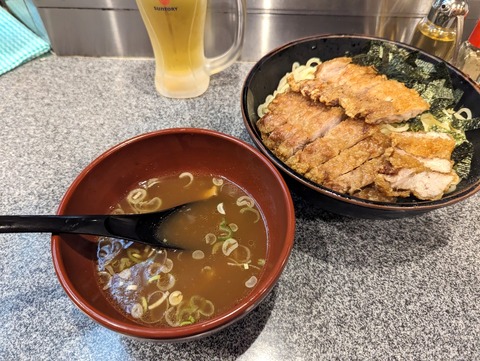 万世 ざる排骨めん