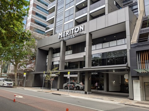 Meriton suite 外観 (2)