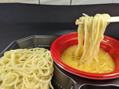 らぁ麺おかむら　麺