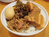秀味園 魯肉飯