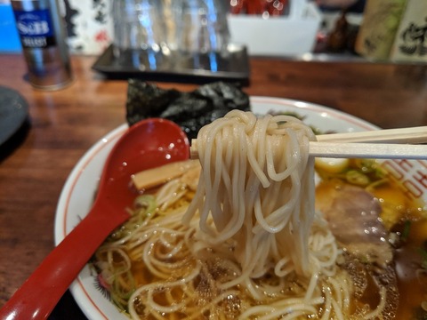 焼鳥トリビアン 麺
