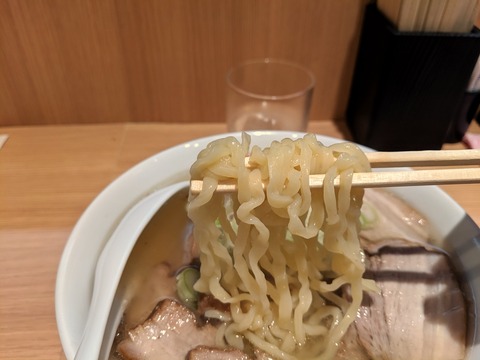 會津喜多方らーめん愛絆 麺