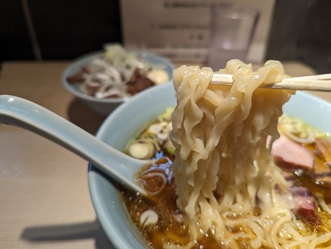まるえ中華そば　麺