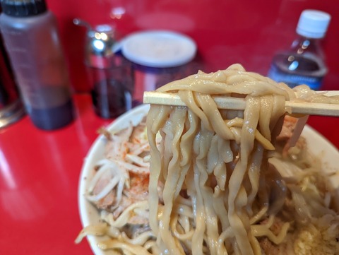 ラーメン二郎　麺