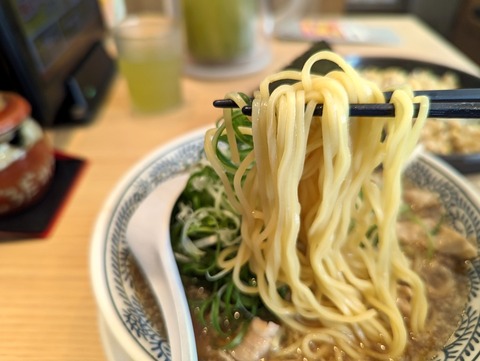 丸源ラーメン 麺
