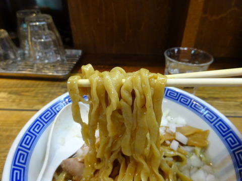 新潟ラーメン　麺