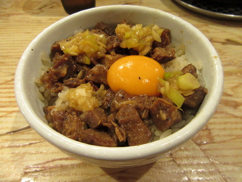 依々恋々 肉玉ご飯