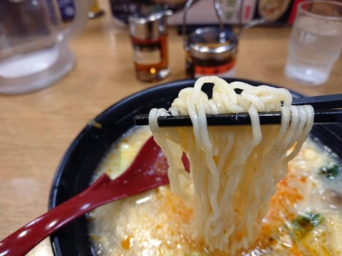 8番らーめん　麺