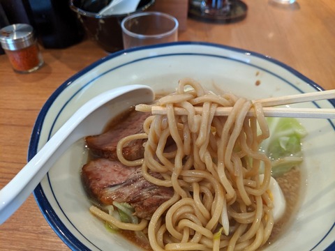 らーめん勇　麺