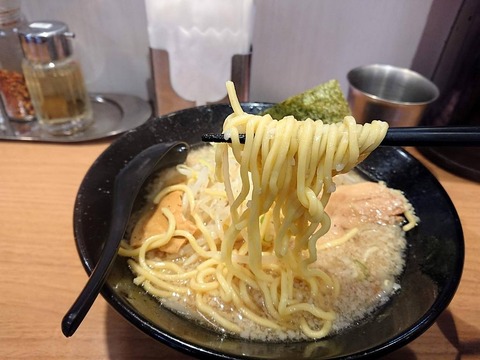 バックファット 麺