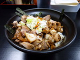 三獣使 焙りチャーシュー丼
