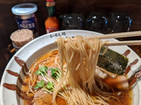 くろ助 麺