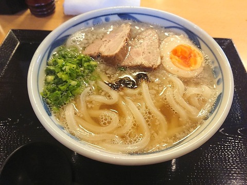 三日月　背脂うどん