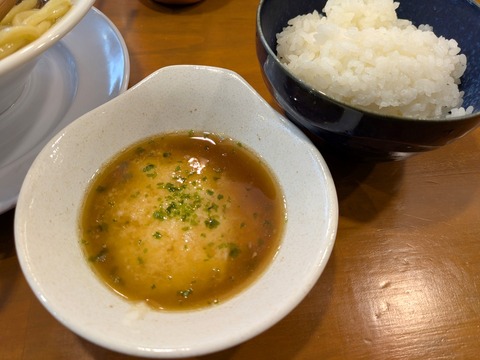 深だし煮干中華そばばつぐん (8)