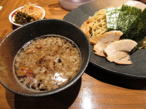 龍の家　つけ麺もつ