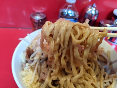 ラーメン二郎西台駅前店　麺