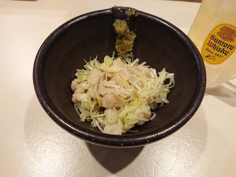 豚そば月や　ゆでモツ