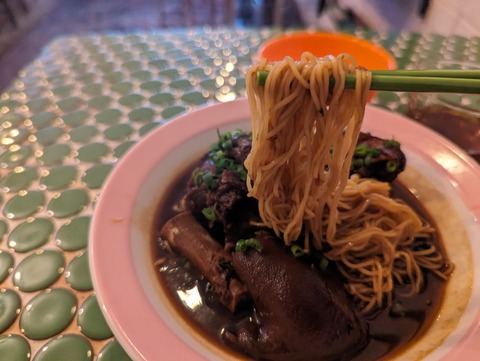 マンション台北　麺