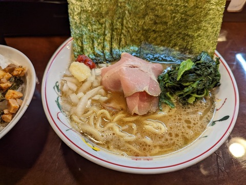 こいけのいえけい ラーメン海苔ほうれん草
