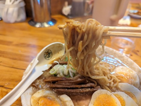 下頭橋ラーメン 麺