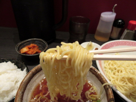 ラーメン大至　麺