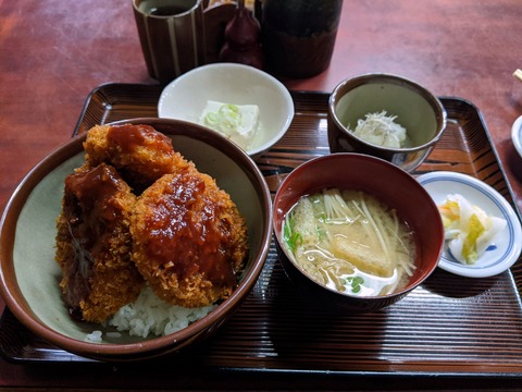一二三食堂　ソースヒレカツ丼