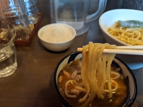 栄龍軒　麺
