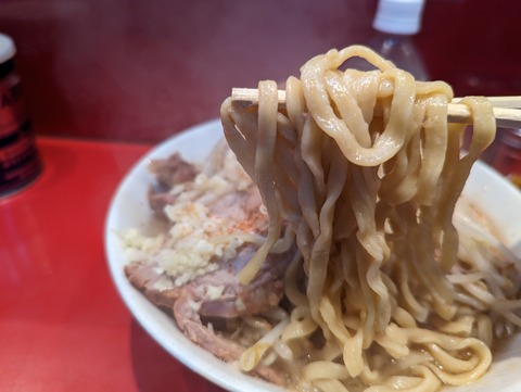 ラーメン二郎西台駅前店 麺