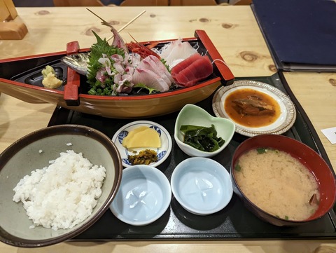 味里 刺身定食